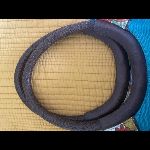 Relic Handbag with Crossbody Strap - Picture 4 of 15